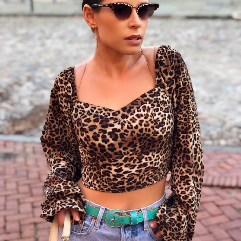 Wore Once! Malone Leopard Puff Sleeve Blouse Top - Picture 8 of 9